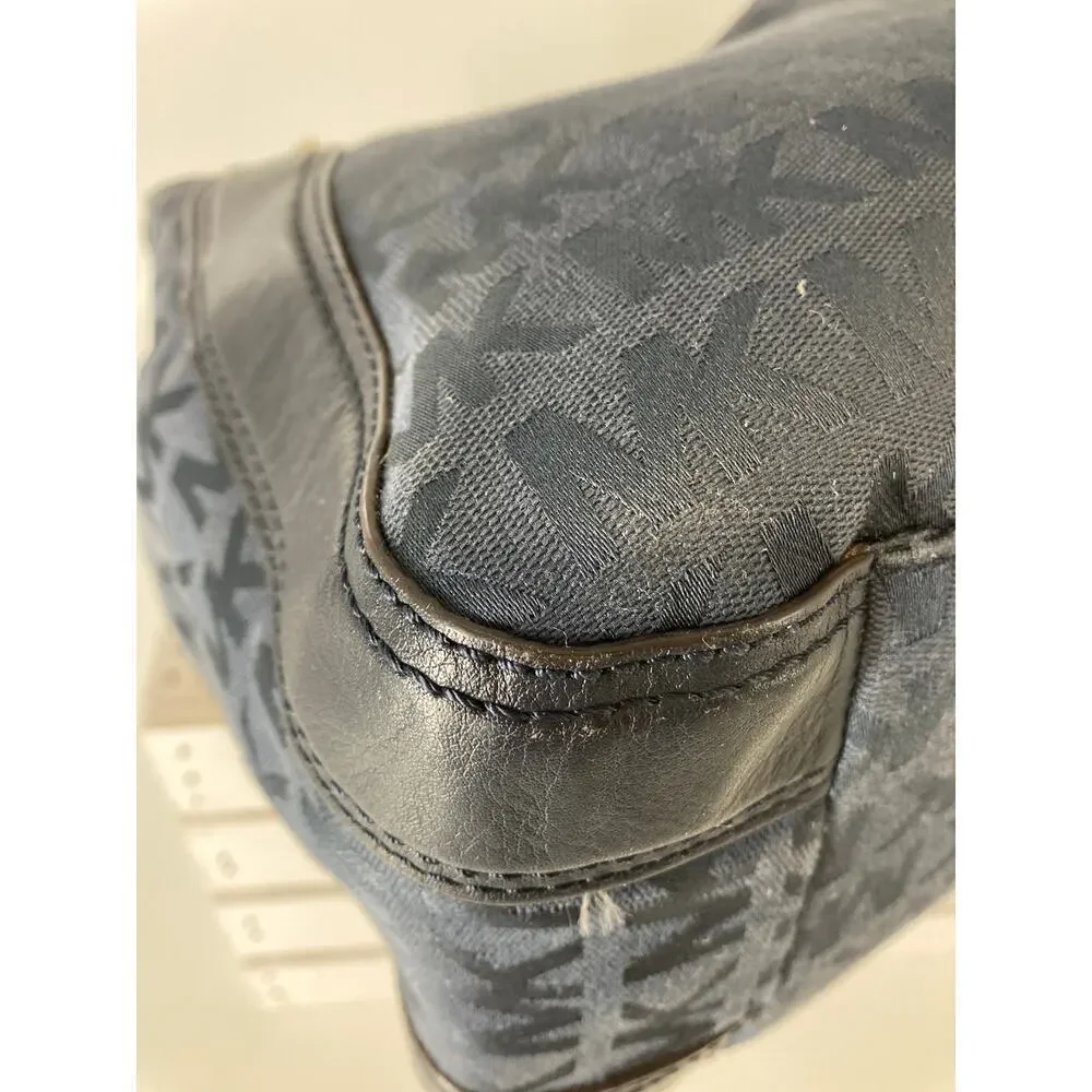 MICHAEL KORS LARGE NAVY CANVAS SIGNATURE PRINT SHOULDER BAG